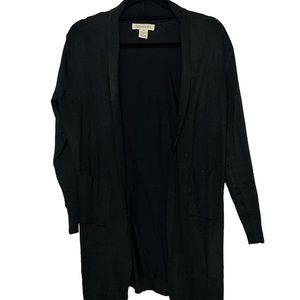 Samantha Erin Long cardigan • 2 front pockets • rib detailing in front • size M